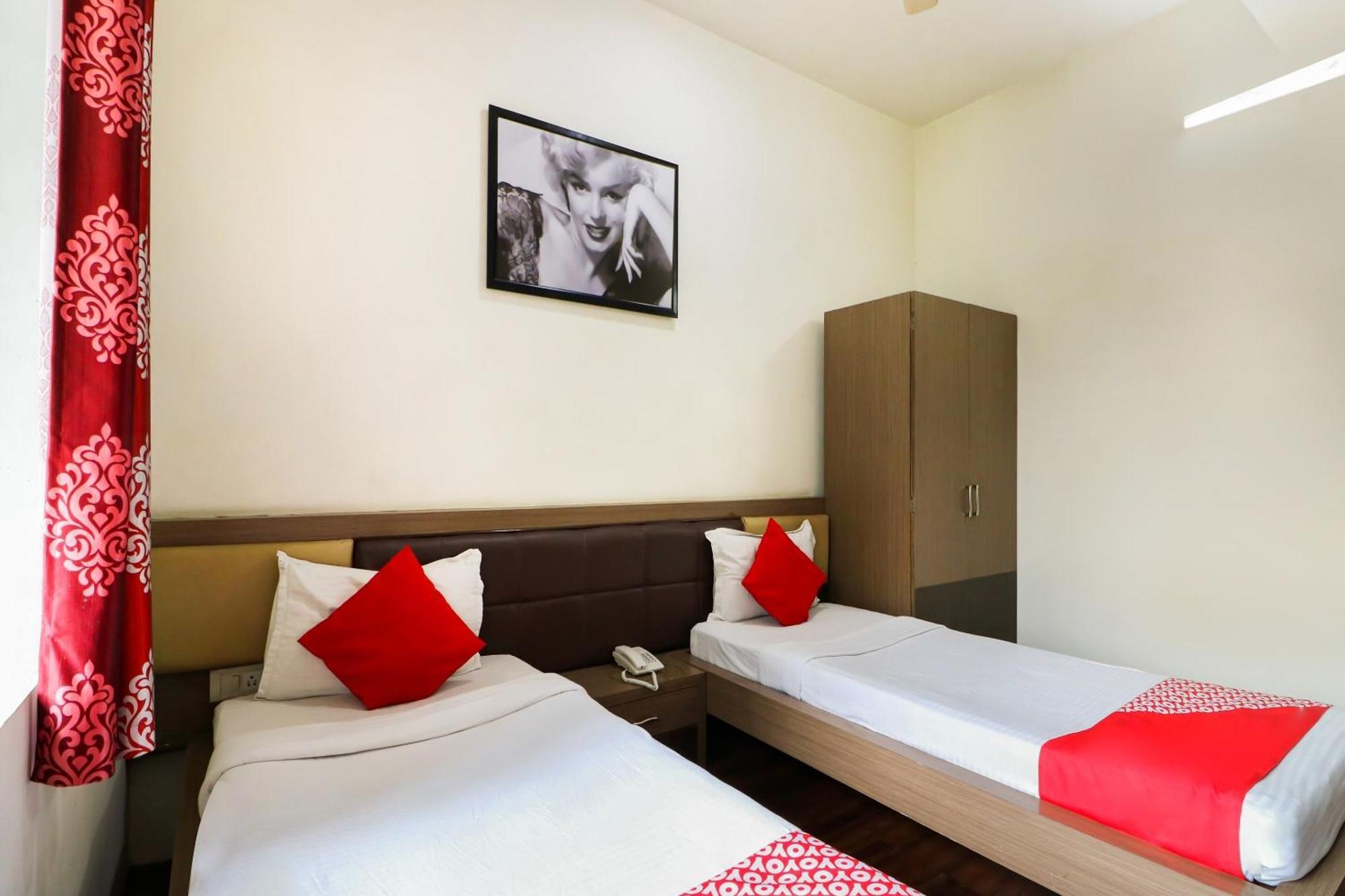 Oyo Flagship 1805 Hotel Star Delight Panchuria Exteriör bild
